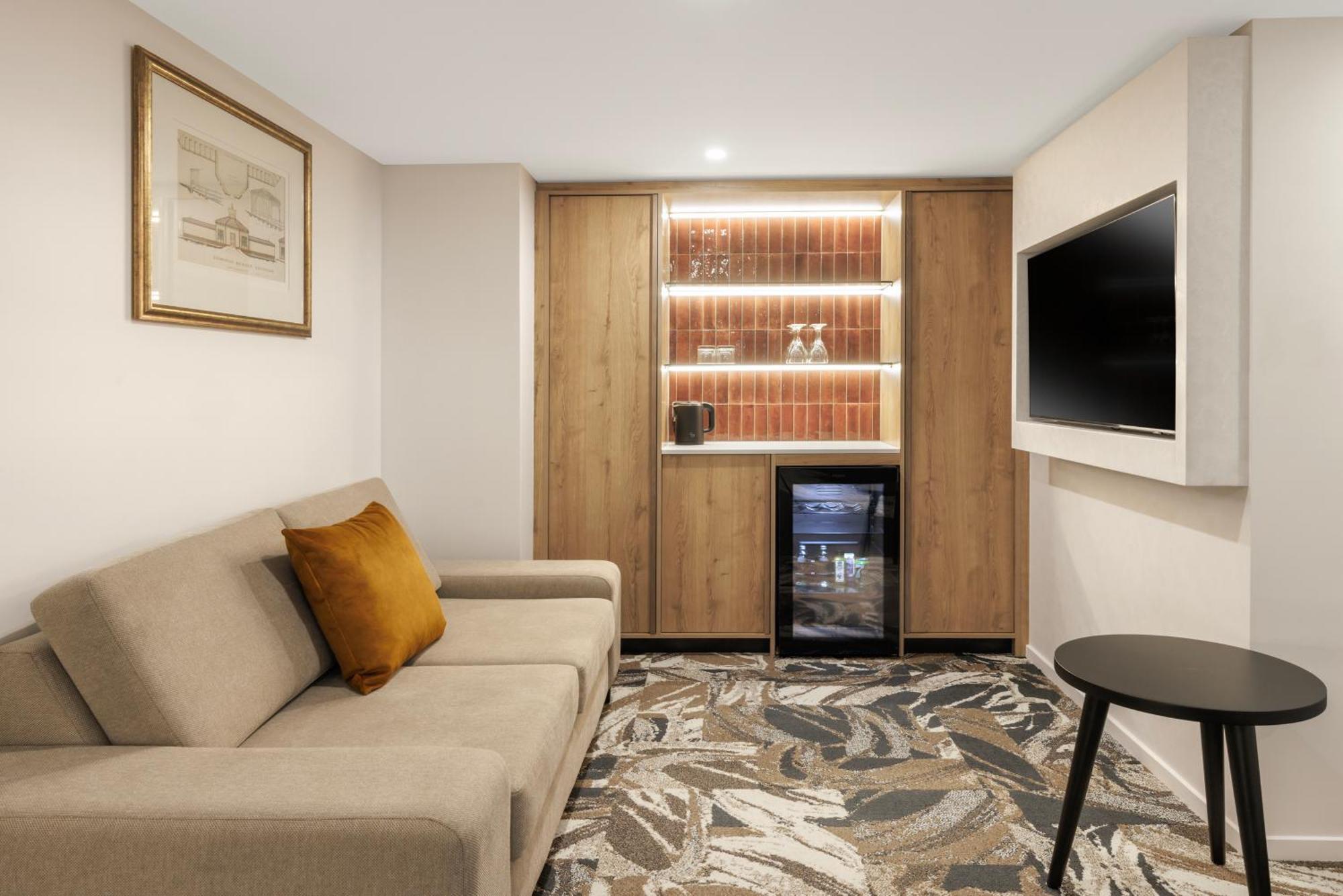 Suite 1 King